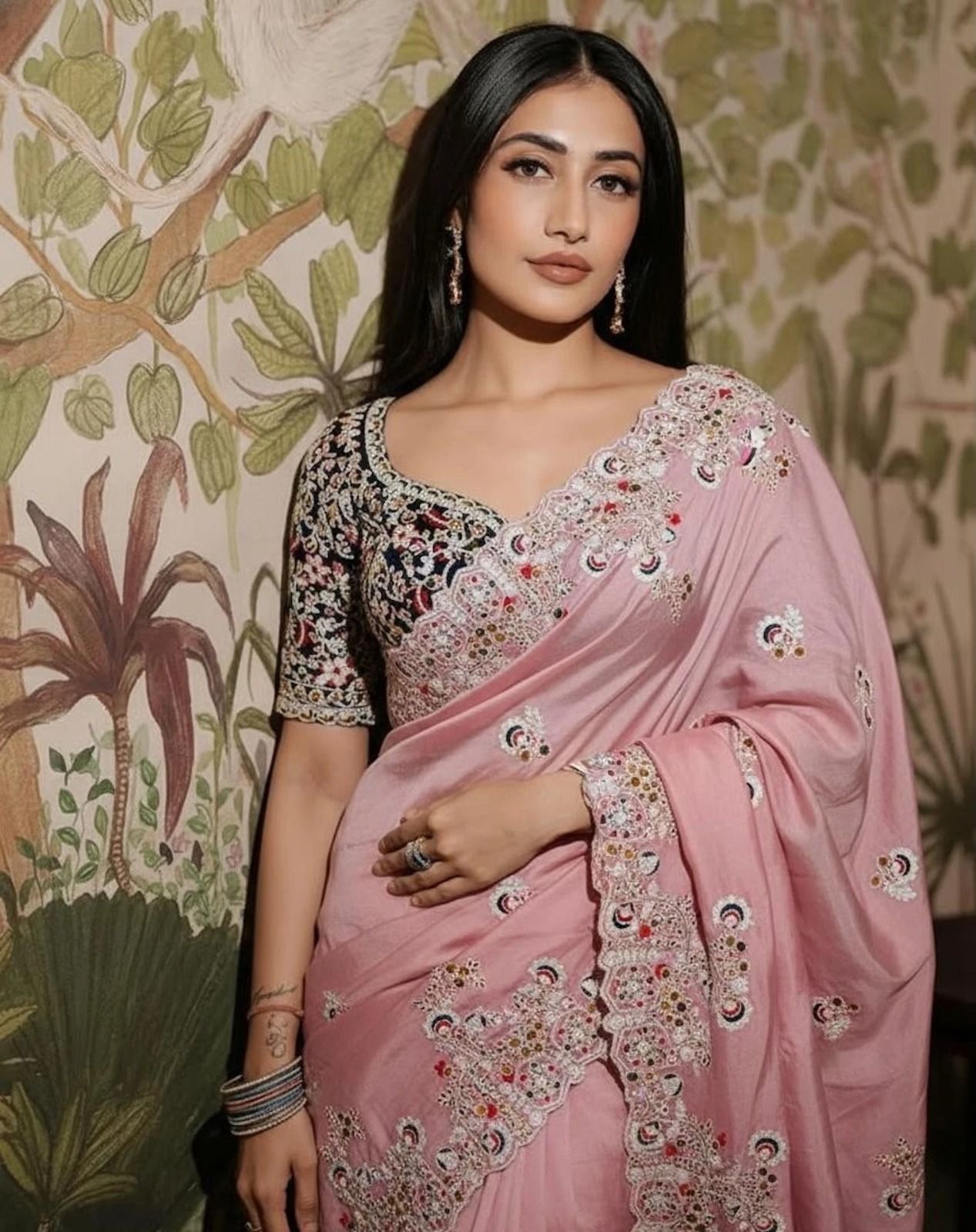 Baby Pink Silk Saree with Thread Work, view 3