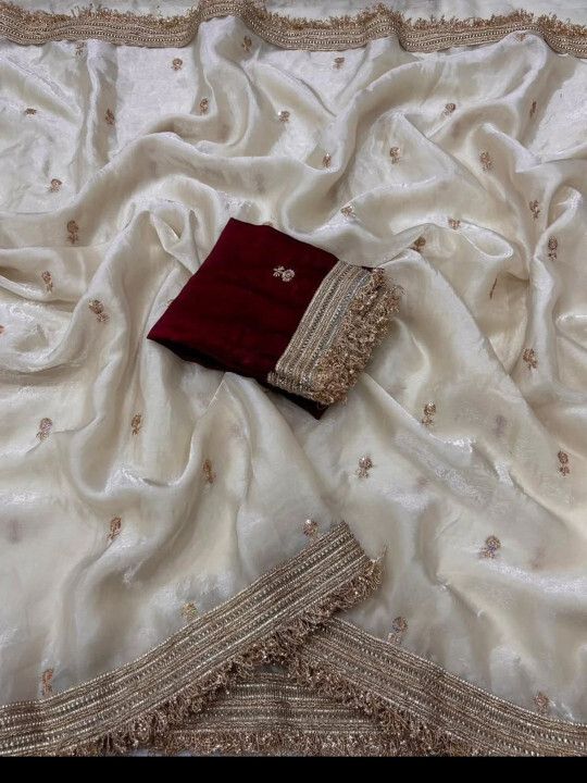 Off White Silk Saree with Booti and Zari Work, view 4